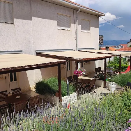 Guest house Carija 3*