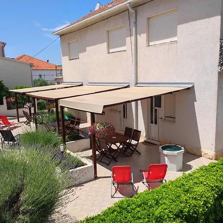 克瑞加客房旅馆 3* 特罗吉尔