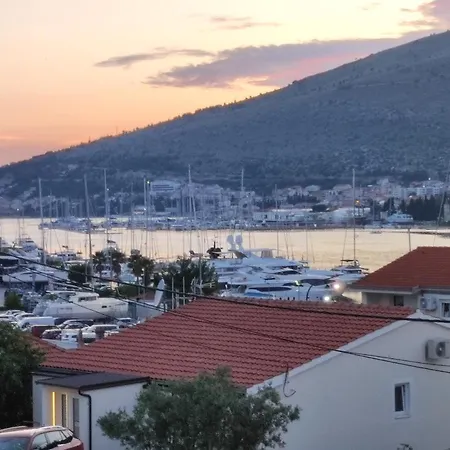 克瑞加客房旅馆 3* 特罗吉尔