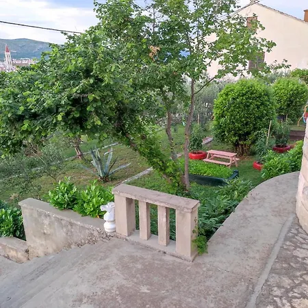 克瑞加客房旅馆 特罗吉尔