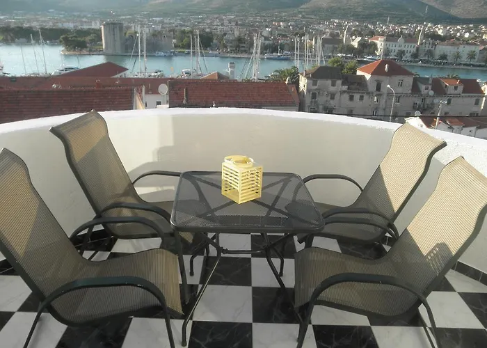 Guest house Carija 3*