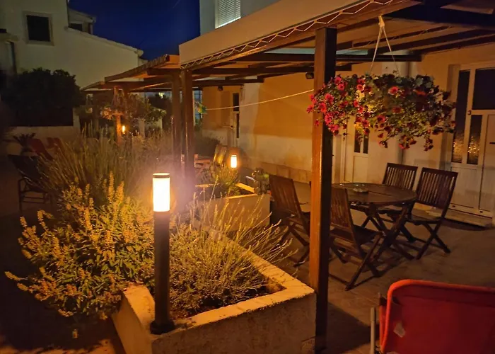 Guest house Carija