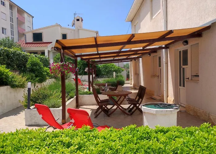 Guest house Carija 3*